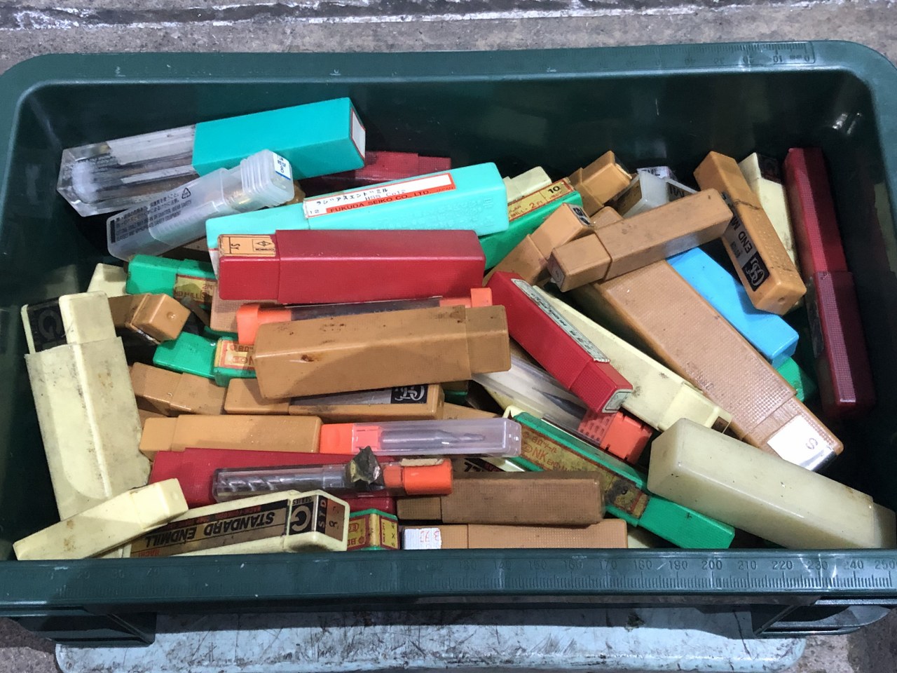 中古お買い得品・1山販売等 【切削工具1山】2Kg 様々なメーカーやサイズがあります。