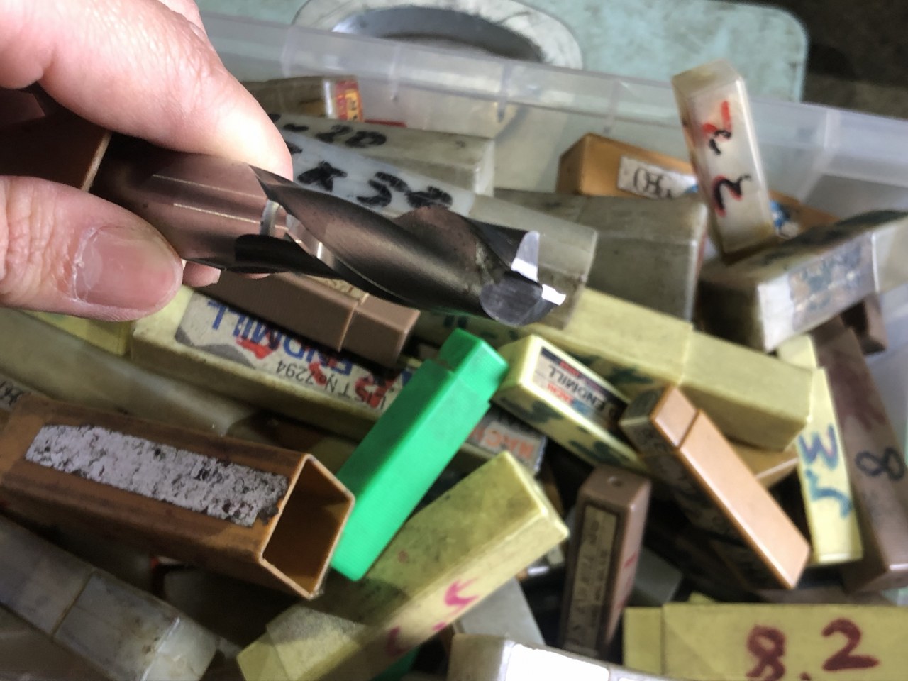 中古お買い得品・1山販売等 【切削工具1山】4Kg 様々なメーカーやサイズがあります。