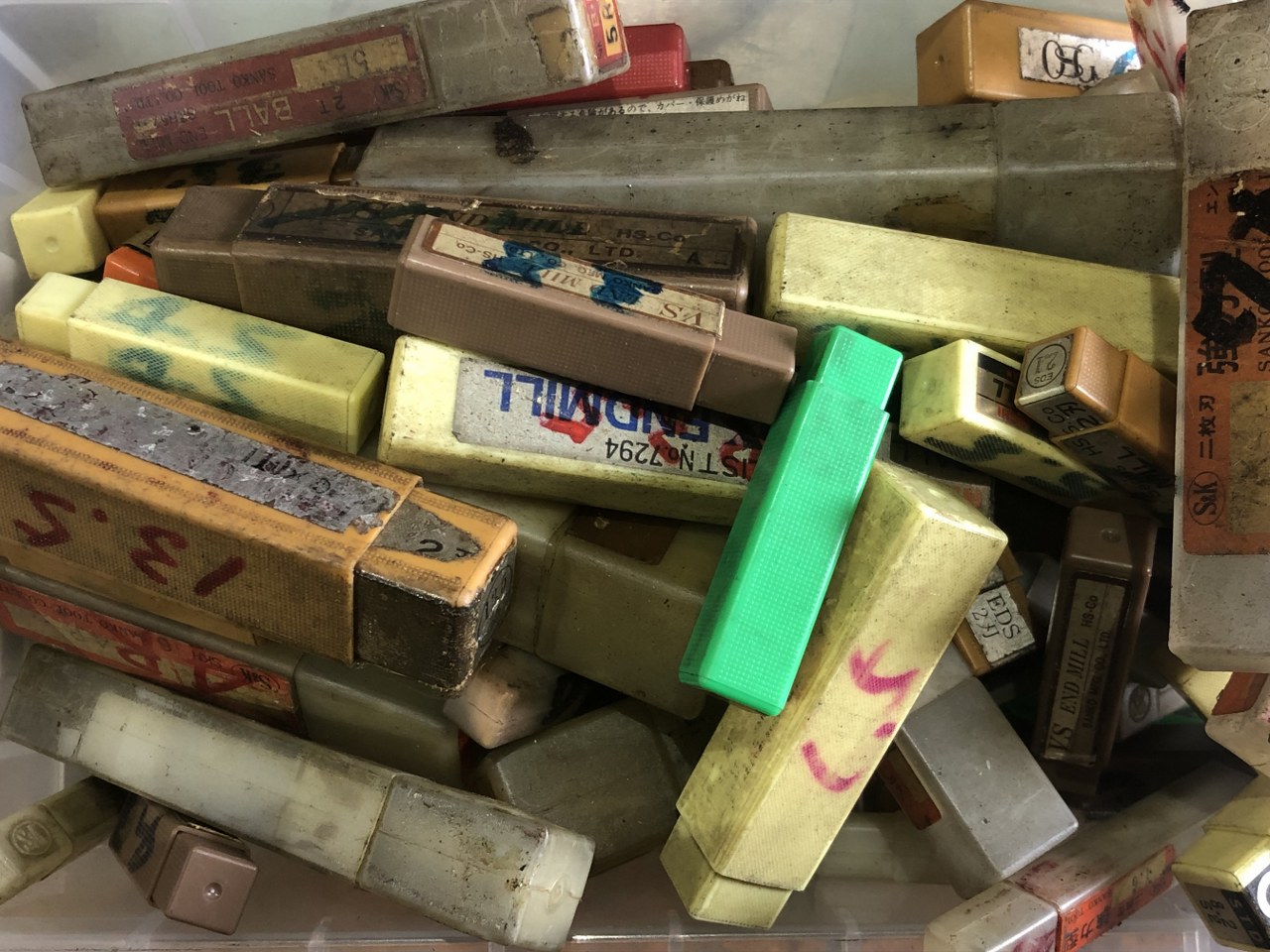 中古お買い得品・1山販売等 【切削工具1山】4Kg 様々なメーカーやサイズがあります。