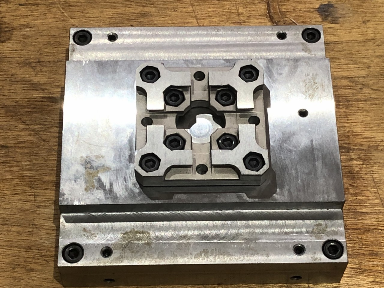 中古Permanent magnetic chuck 【マグネットチャック】SM-P1515R サンアイ精機