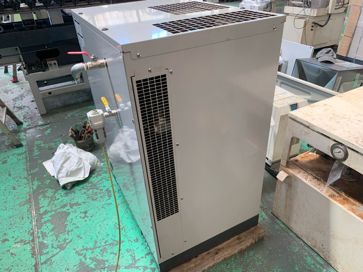 中古コンプレッサー SLP-55EFD アネスト岩田