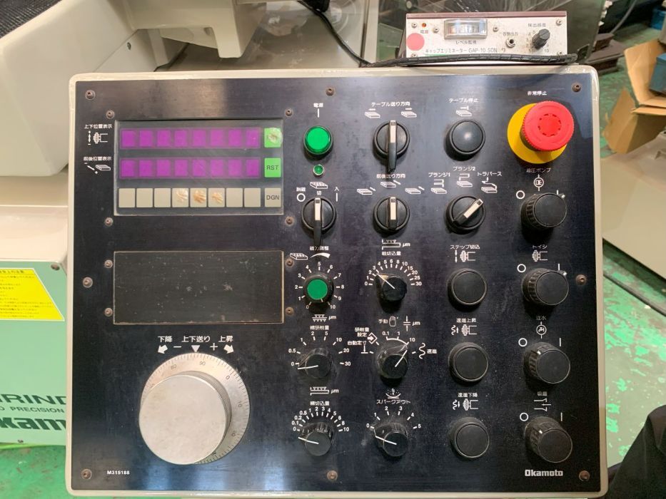 中古平面研削盤 【平面研削盤】PSG-52DX 岡本
