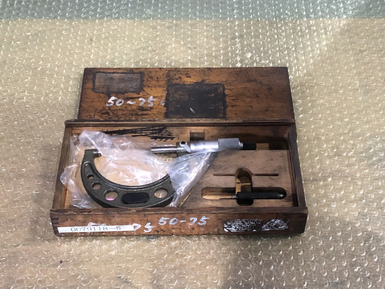 中古Outside micrometer 【外側マイクロメーター】不明 ミツトヨ/Mitutoyo