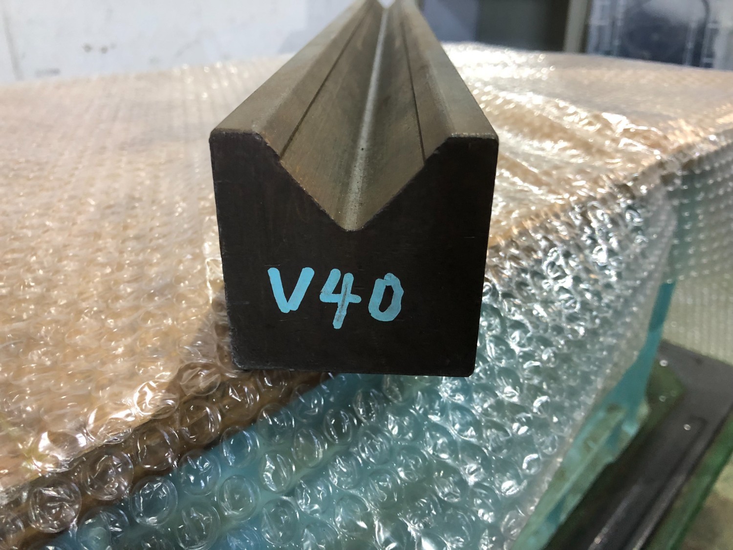 中古ベンダー用品 【ベンダー金型(1Vダイ)】V40/L835 不明