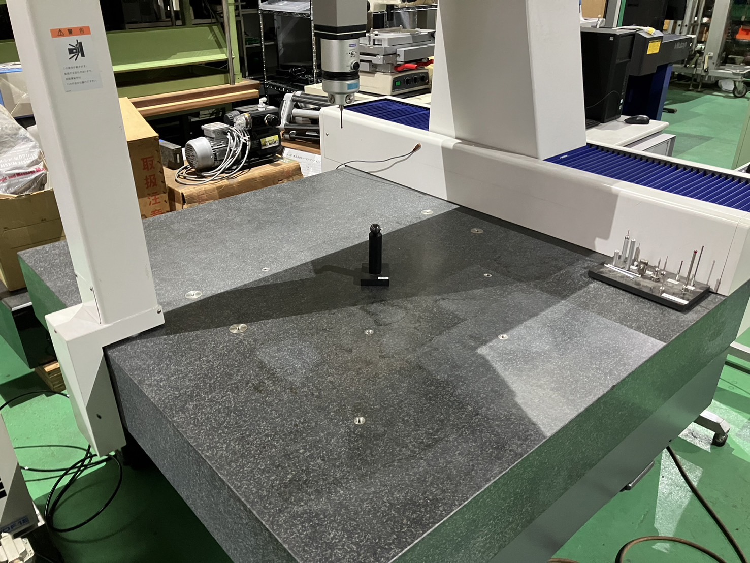 中古3次元測定機 XYZAX SVA NEX9/6/6/-C7 東京精密