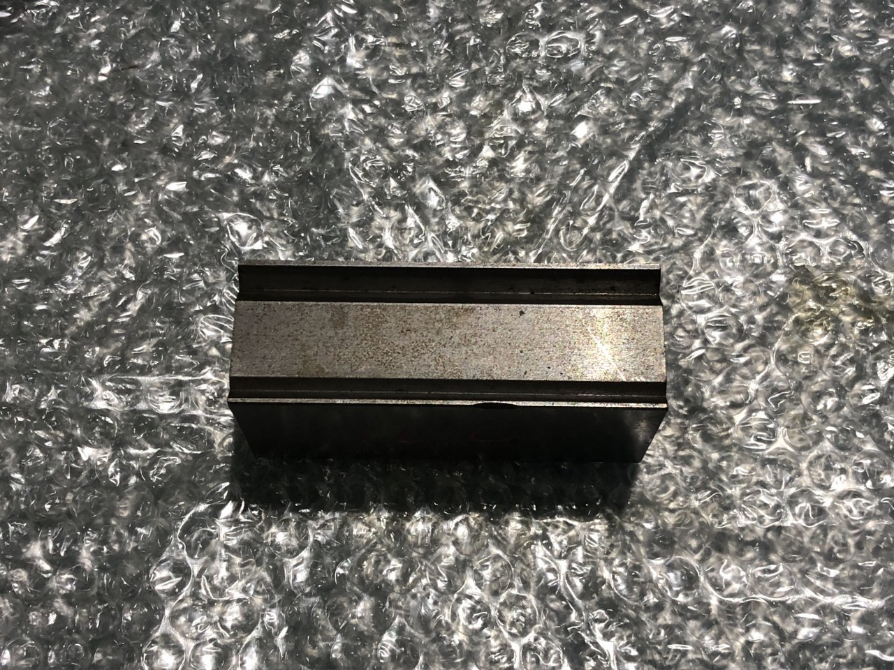 中古下型 【ベンダー金型(2Vダイ)】V9V6　全長100mm 不明