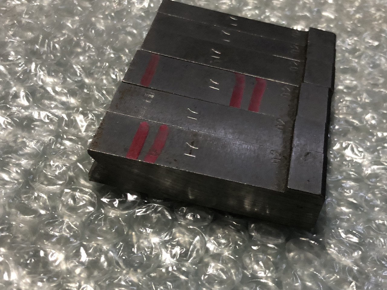 中古下型 【ベンダー金型(1Vダイ)】V7　全長16ｍｍ（1個）/15ｍｍ（1個）/13ｍｍ（2個）/9ｍｍ（2個） 不明