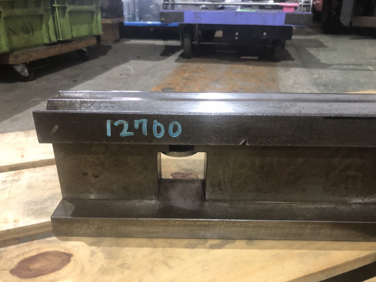 中古下型 【ベンダー金型（ダイ/ホルダー付き）】V2ダイ（V16/V25）L835、ホルダーL830 不明