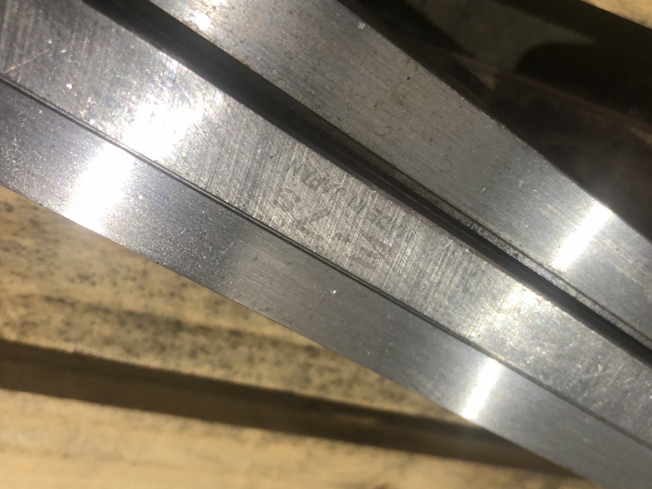 中古Mold 【ベンダー金型（ダイ/ホルダー付き）】A300　E-7S　L835、ホルダーL830 アマダ/AMADA
