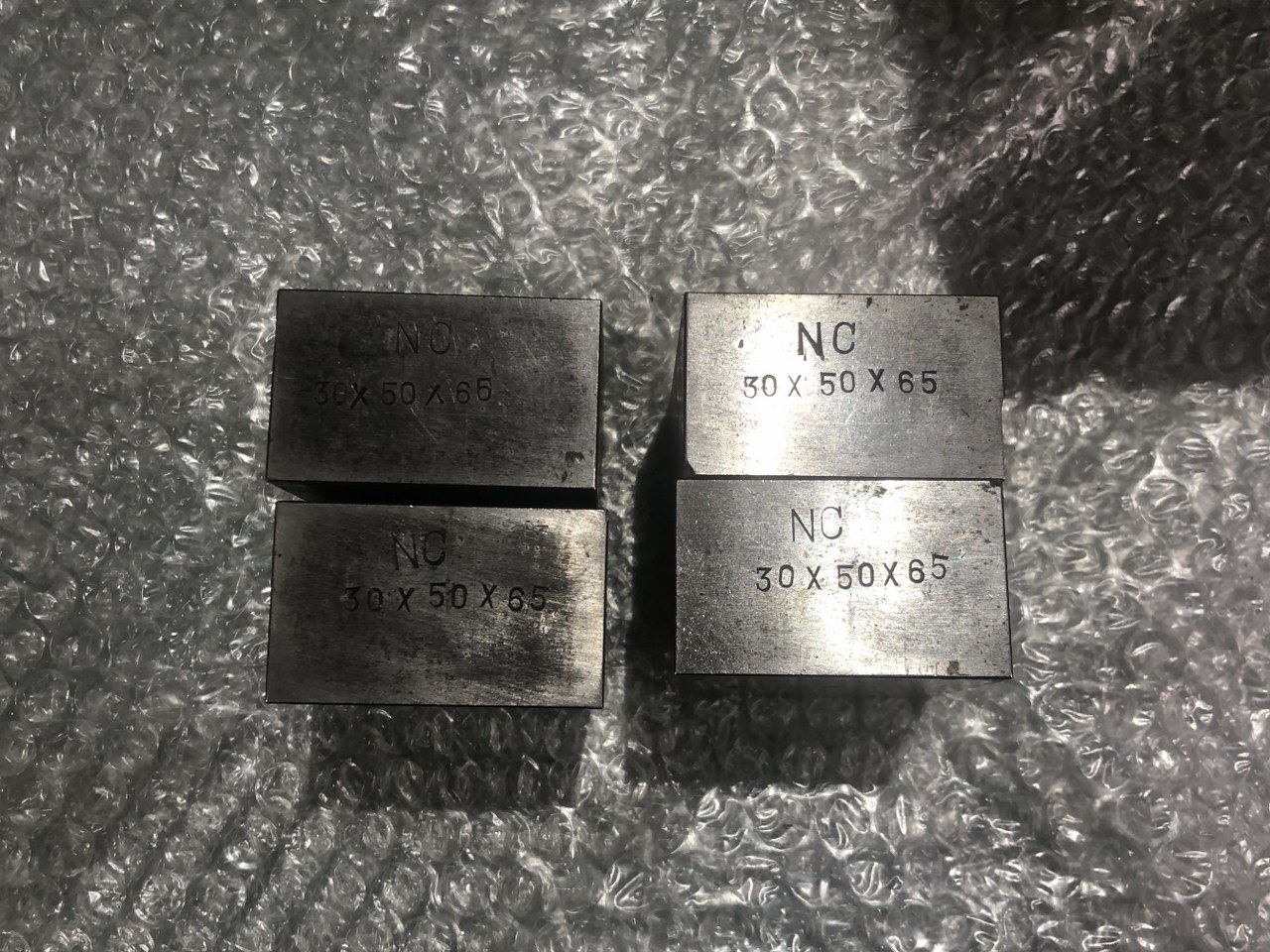 中古その他測定工具・基準器・試験機 【金属ブロック】W30xD50xH65(mm) 不明