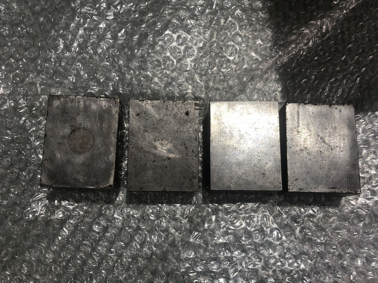 中古その他測定工具・基準器・試験機 【金属ブロック】W30xD50xH65(mm) 不明