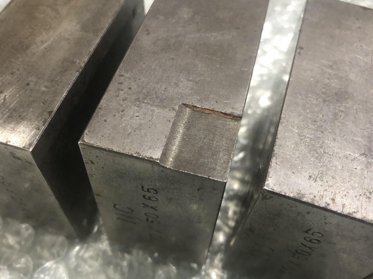 中古その他測定工具・基準器・試験機 【金属ブロック】W30xD50xH65(mm) 不明