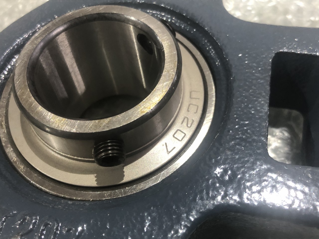 中古お買い得品・1山販売等 ベアリングユニット（鋳鉄製テークアップ形ユニット UCT） FYH
