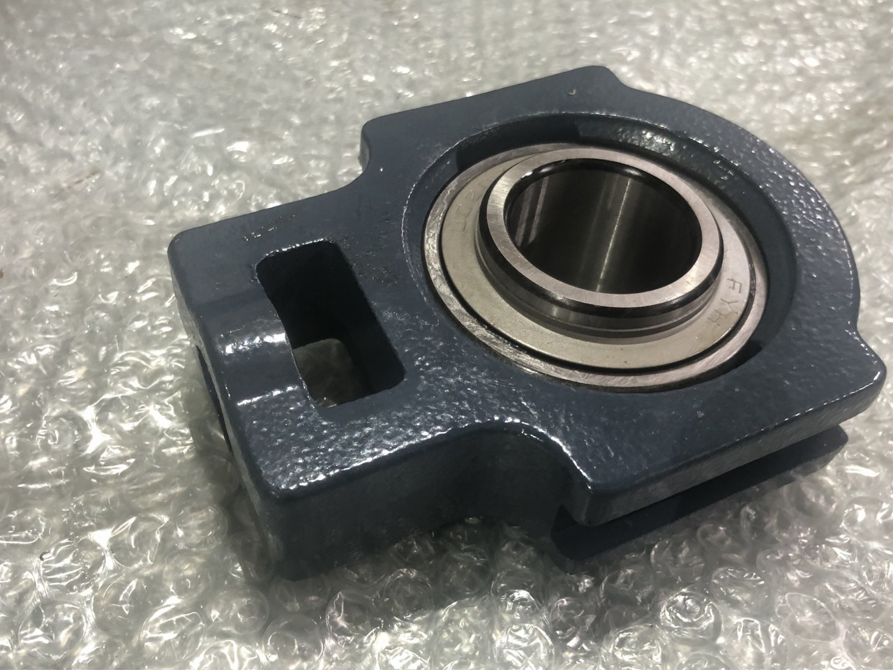 中古お買い得品・1山販売等 ベアリングユニット（鋳鉄製テークアップ形ユニット UCT） FYH