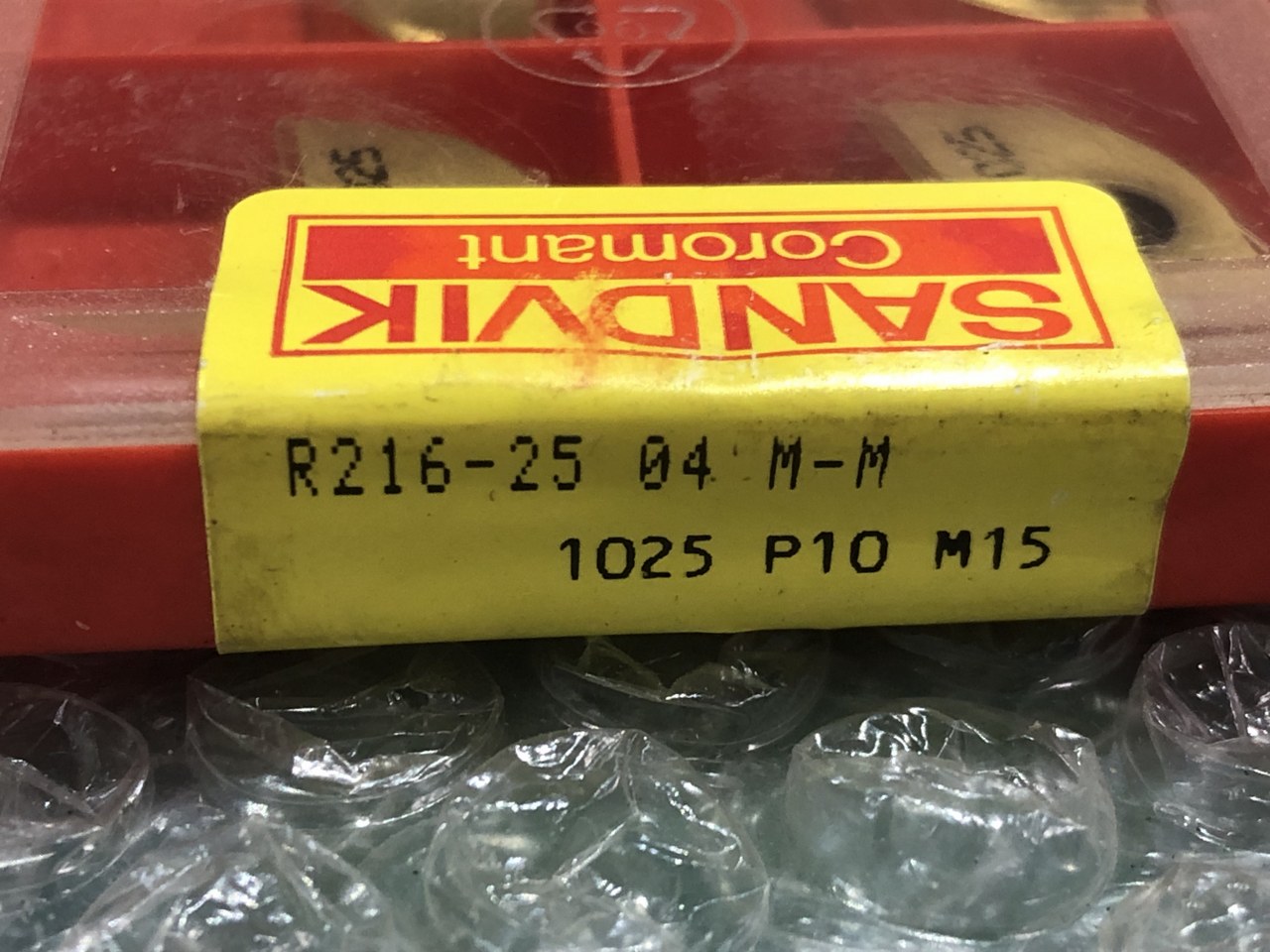中古インサート（チップ） 【チップ】R216-25 04 M-M 1025 P10 M15　 サンドビック/Sandvik