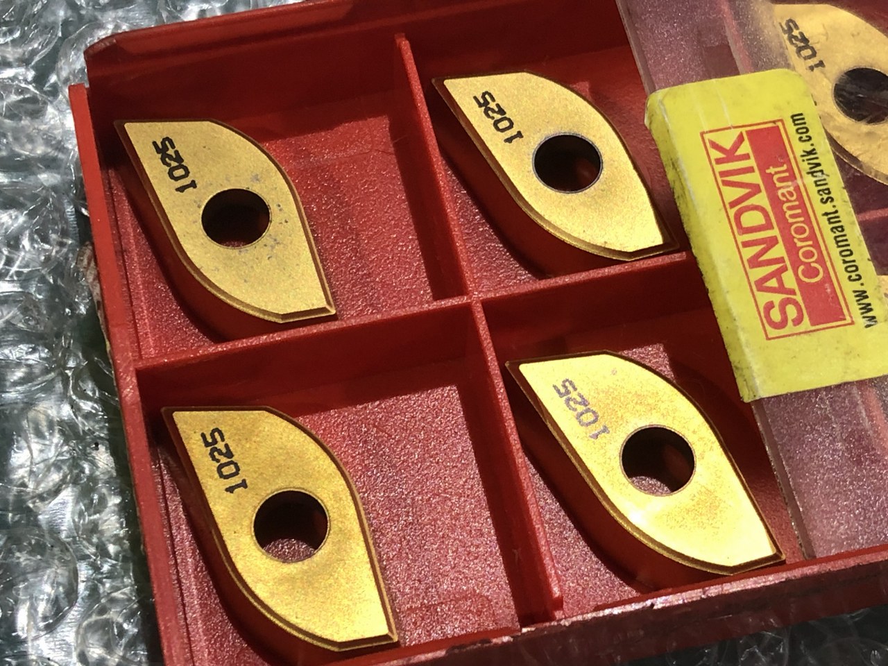 中古インサート（チップ） 【チップ】R216-30 06 M-M 1025 P10 M15 サンドビック/Sandvik