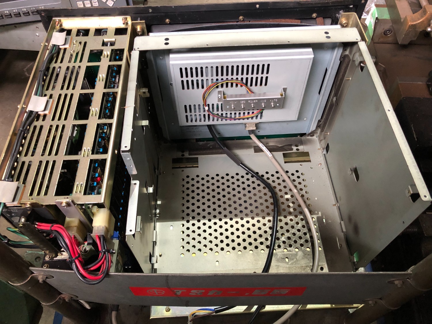 中古その他 【CNCモニター】PZRK-1214LCD-A YASNAC 
