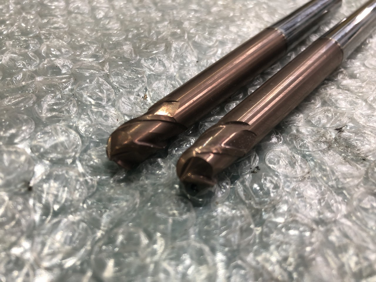 中古その他エンドミル 【エンドミル】R5x75x0.9°（2本） MITSUBISHI HITACHI TOOL