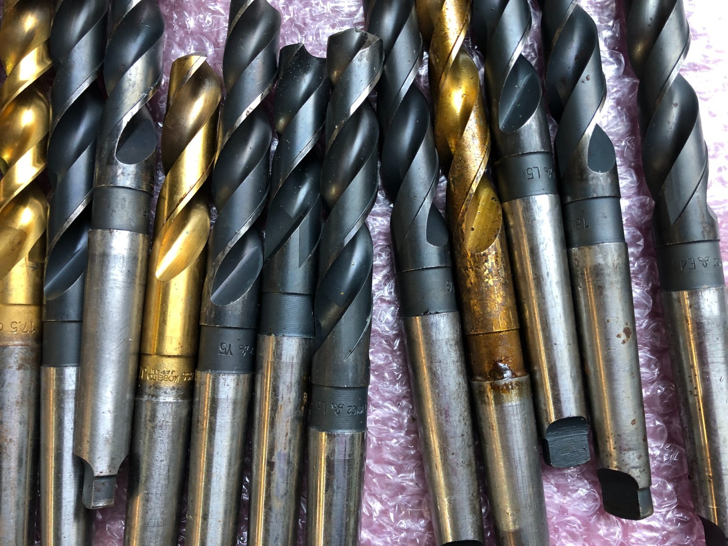 中古Taper shank drills 【テーパーシャンクドリ1山】様々なメーカーやサイズがあります。 様々なメーカーやサイズがあります。