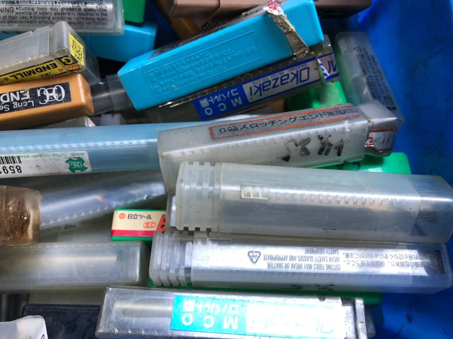 中古お買い得品・1山販売等 【エンドミル1山】様々なメーカーやサイズがあります。 様々なメーカーやサイズがあります。