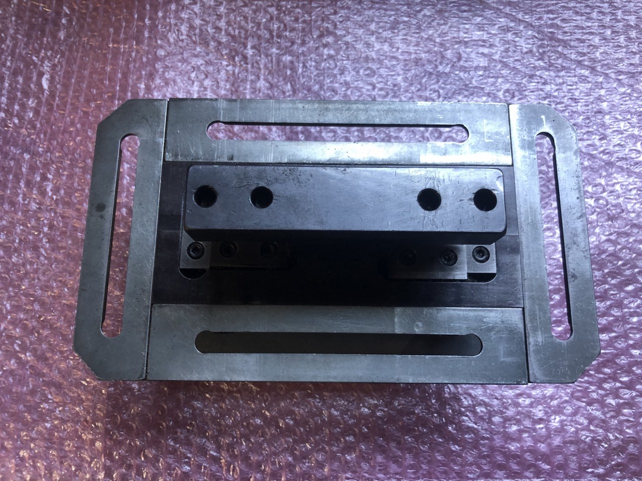 中古シャーリング用品 【切り欠き金型】U-73　 不明