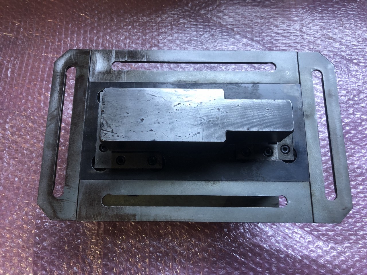 中古シャーリング用品 【切り欠き金型】U-73　 不明