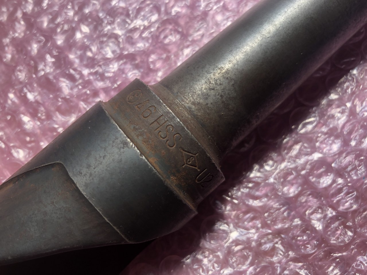 中古テーパ―シャンクドリル 【テーパーシャンクドリル】HSSシリーズφ46　全長375ｍｍ　※サビあり 不明