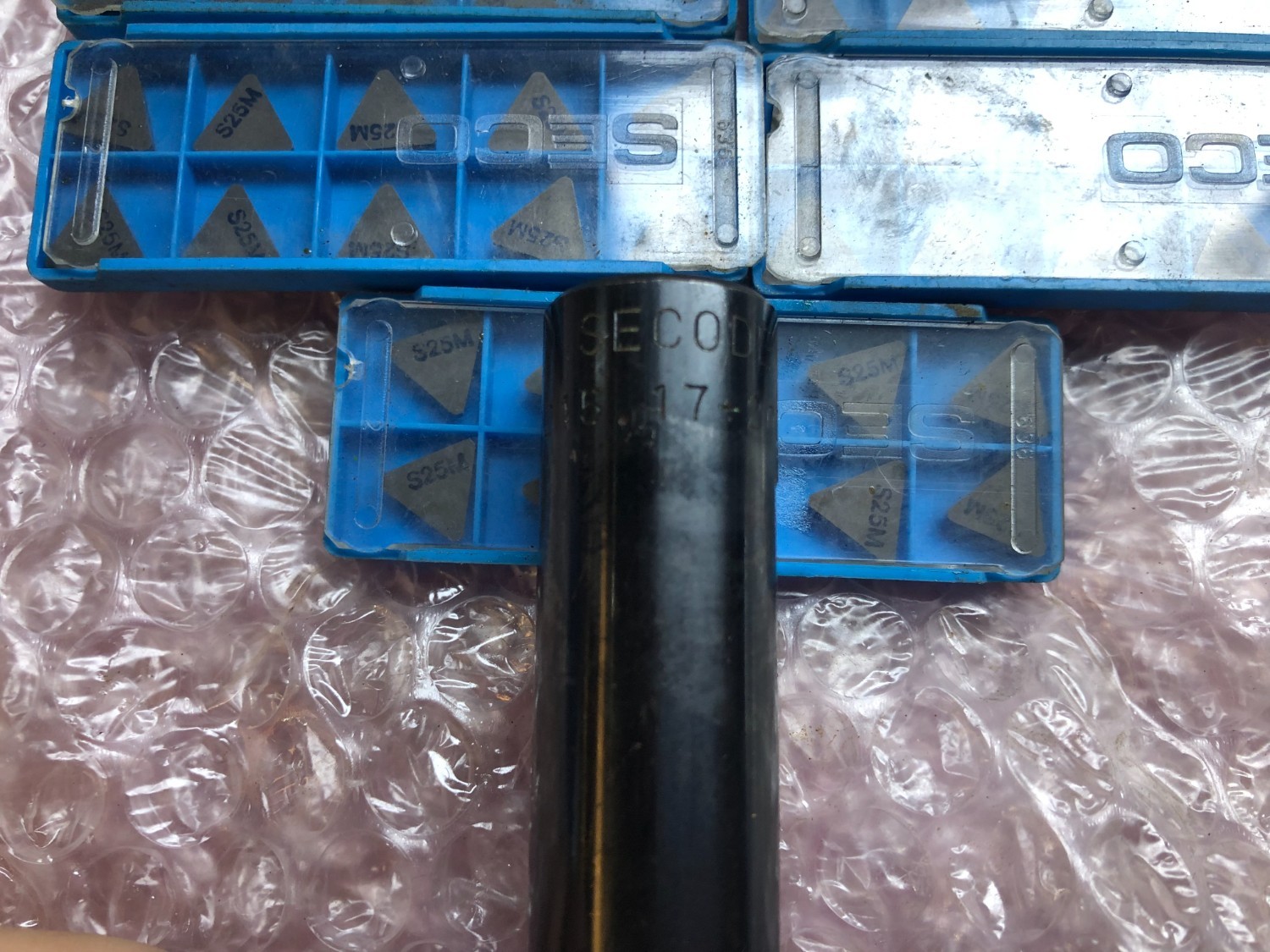 中古その他ねじ切り・ネジ造形工具 【エンドミルホルダー】R215.17-2020 L185 SECODEX