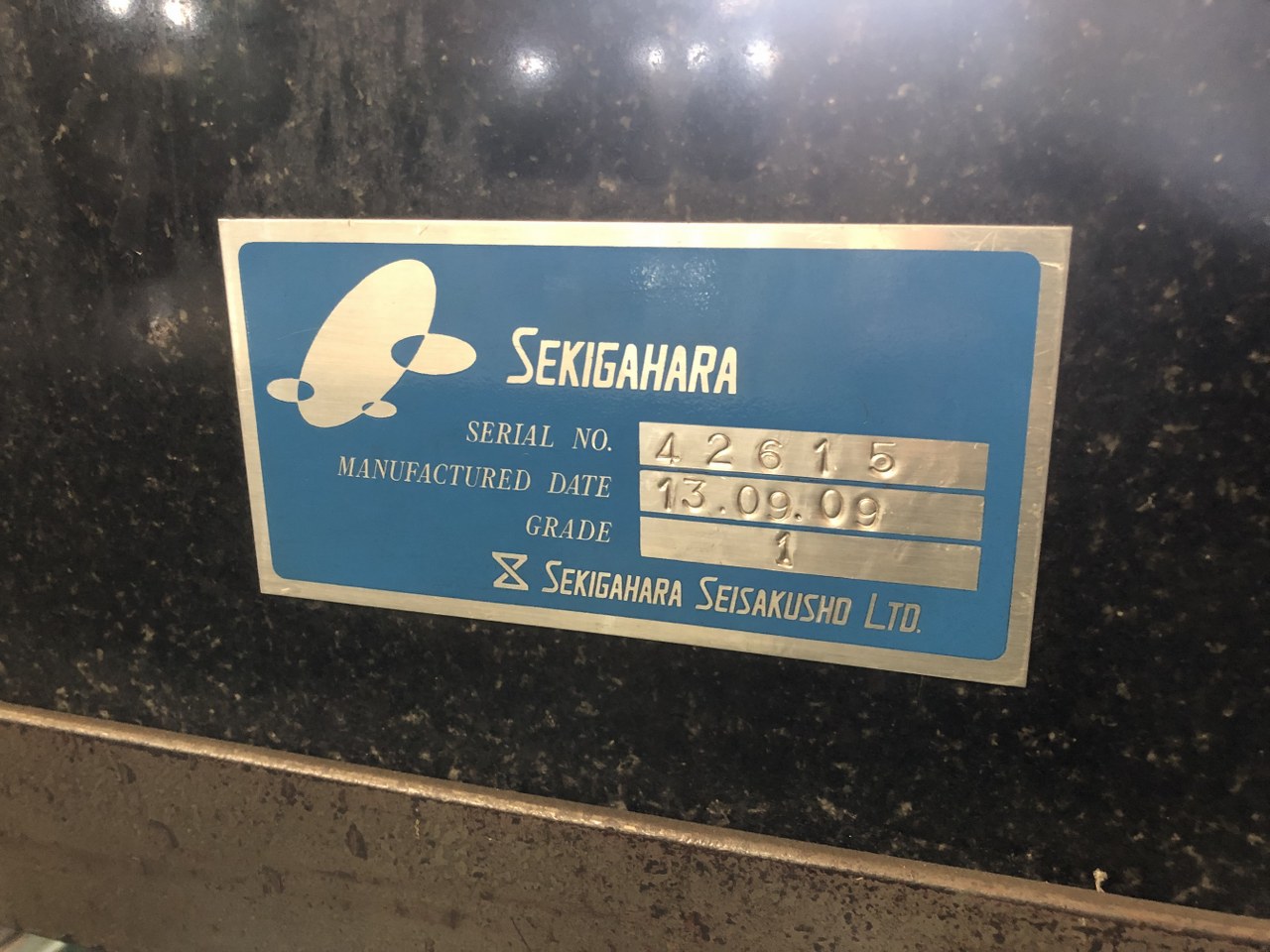 中古石定盤（セラミックも含む） 【石定盤（台付き）】W1000ｘD1000ｘH150ｍｍ（台込みの高さH940ｍｍ） 関ヶ原/Sekigahara