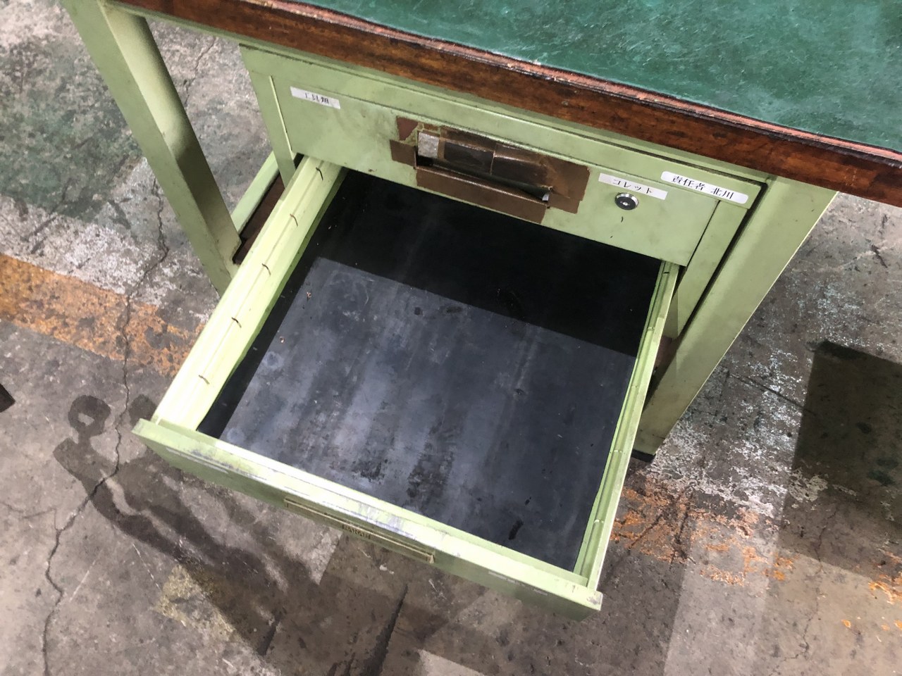 中古作業机 【作業台】W905xD590xH745(mm) 不明