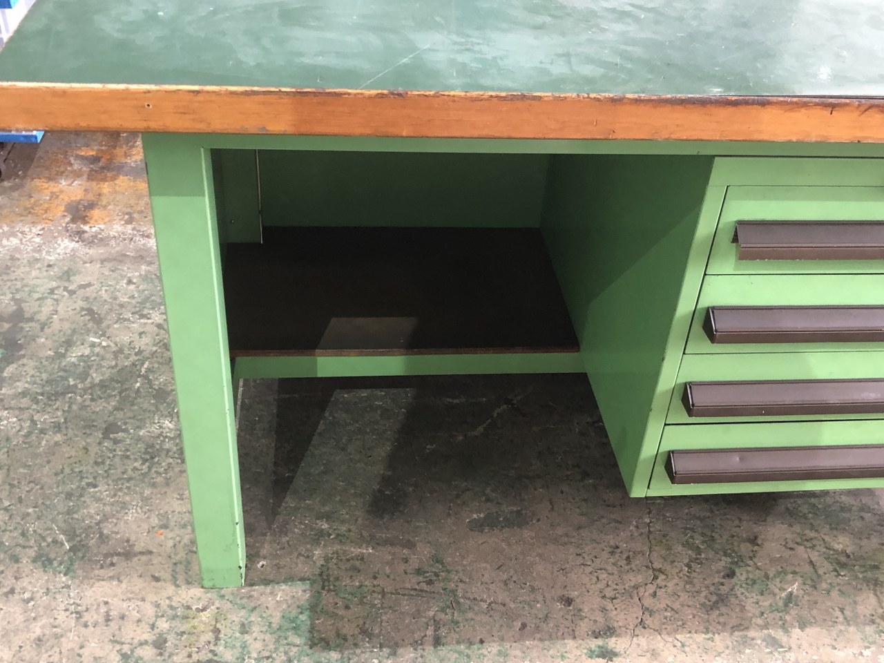 中古作業机 【作業台】W1200xD800xH690(mm)　 サカエ/SAKAE
