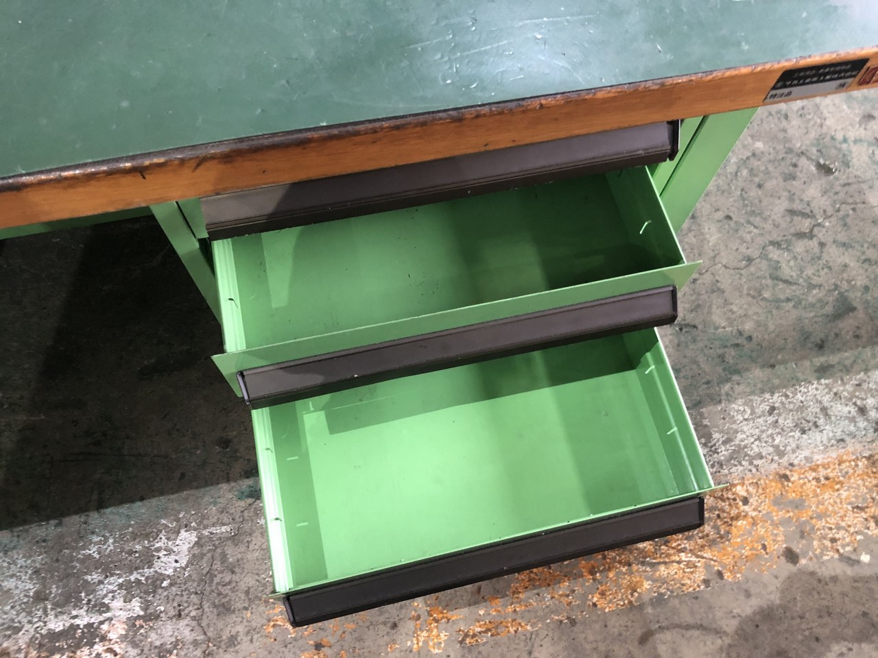 中古作業机 【作業台】W1200xD800xH690(mm)　 サカエ/SAKAE