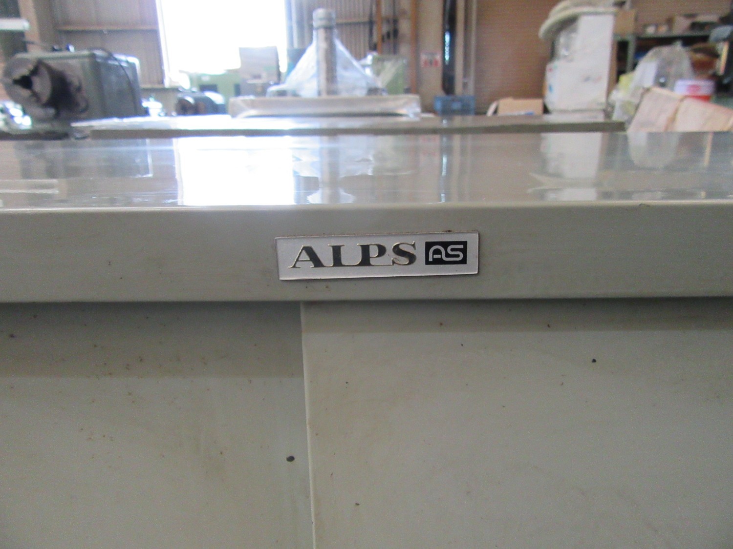 中古作業台・叩き台 【棚】サイズ：W880xD400xH880ｍｍ   ALPS