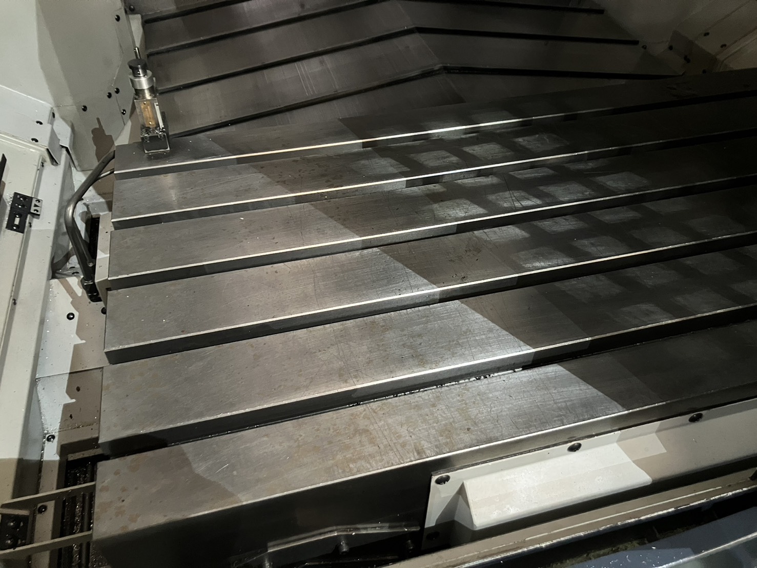 中古立マシニングセンタ V56iC2 牧野