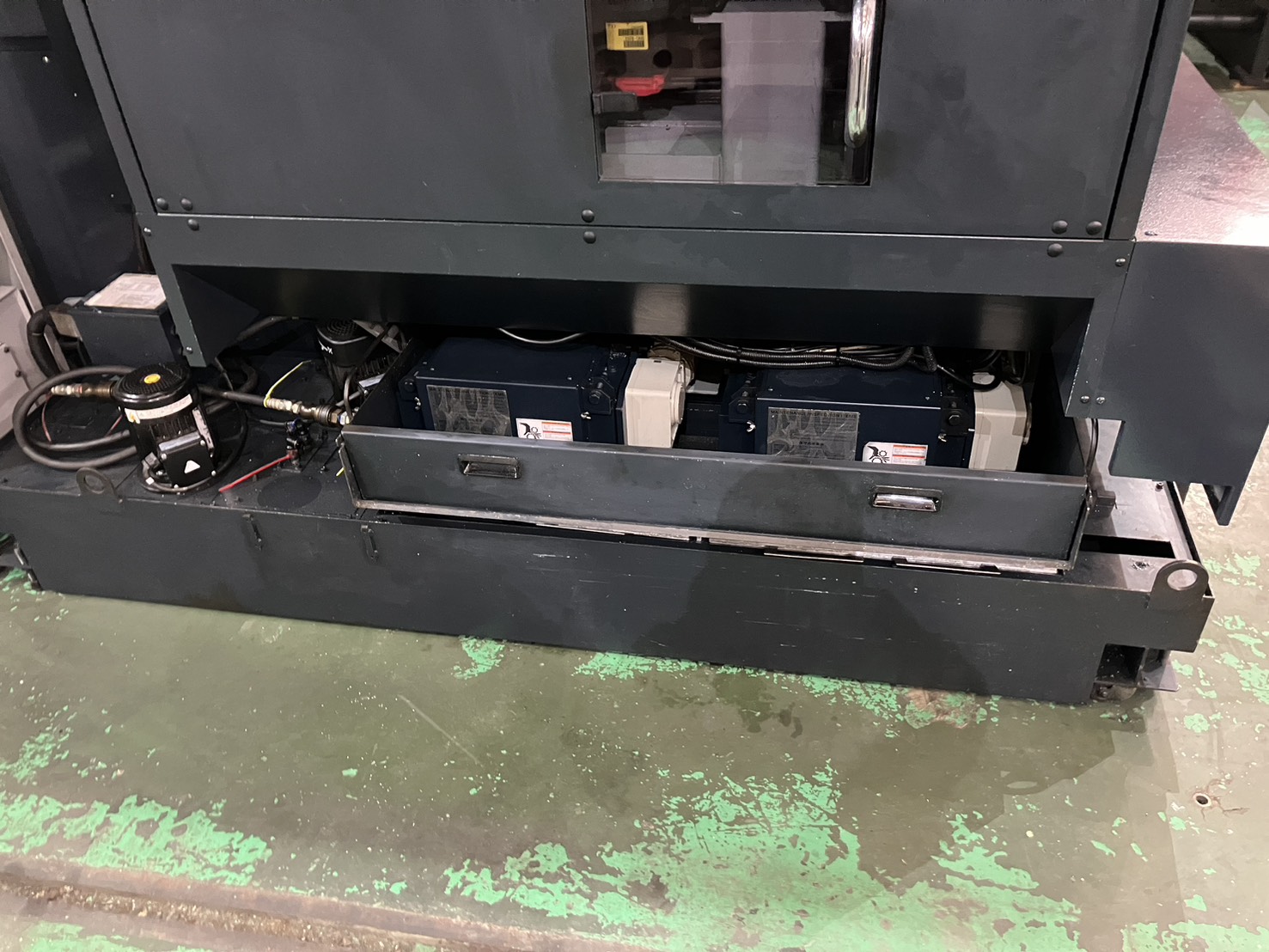 中古立マシニングセンタ V56iC2 牧野