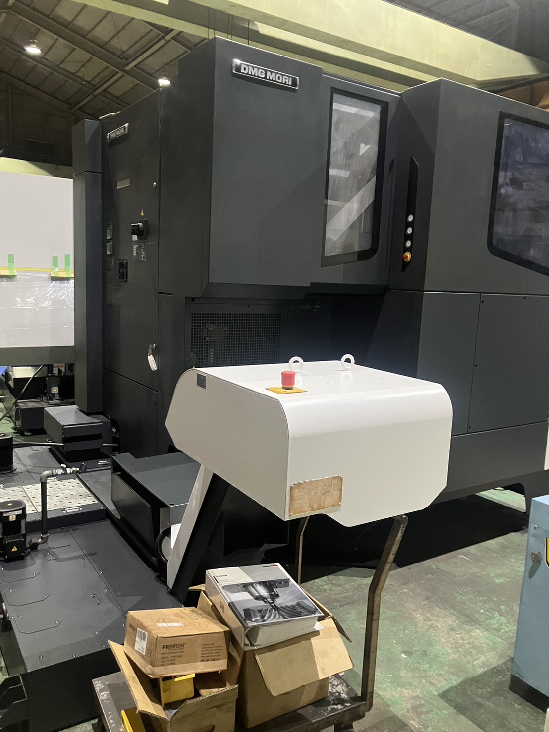 中古立マシニングセンタ NVX5100/50 DMG森精機