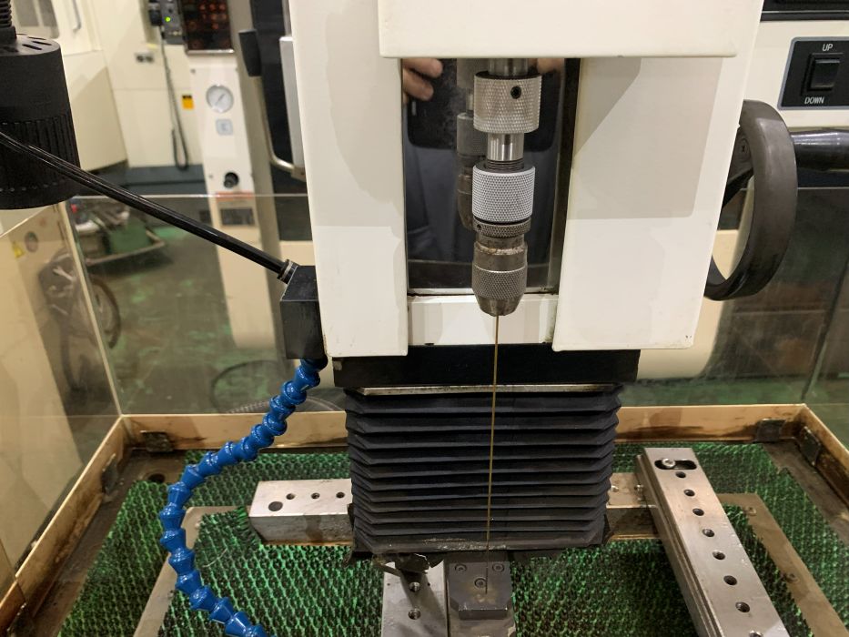 中古細穴加工機 ESM-8V イースタン技研