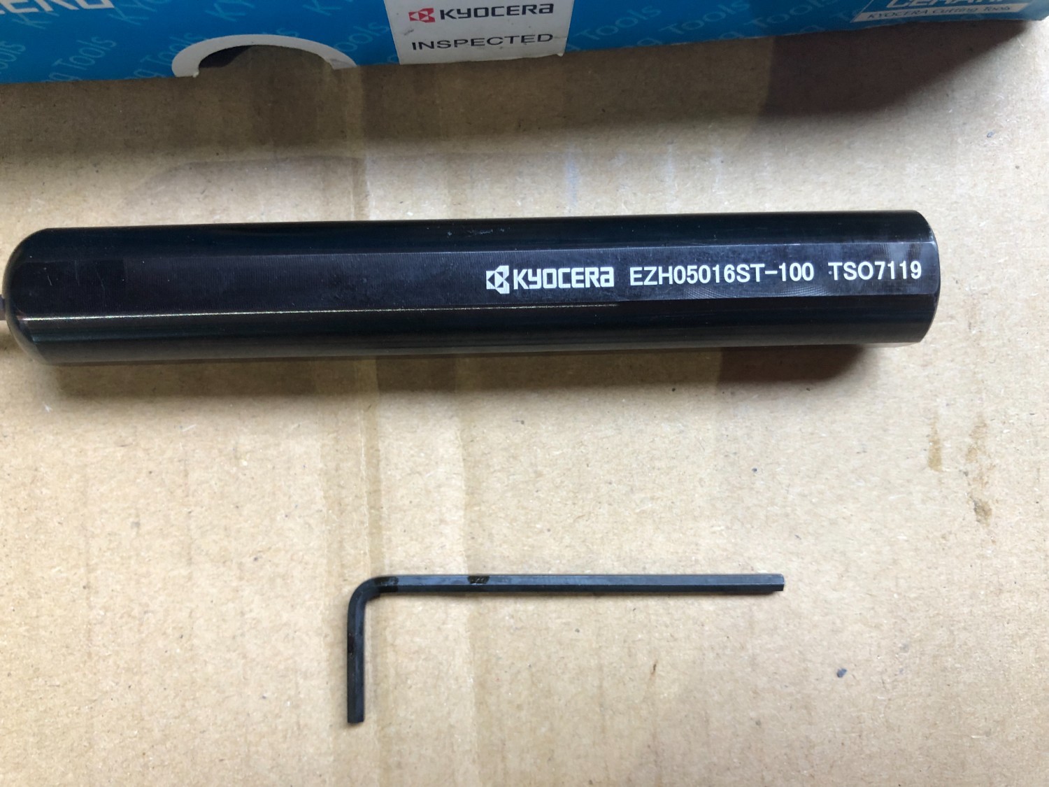 中古その他ねじ切り・ネジ造形工具 【ボーリングバー用 スリーブ】EZH05016ST-100  京セラ