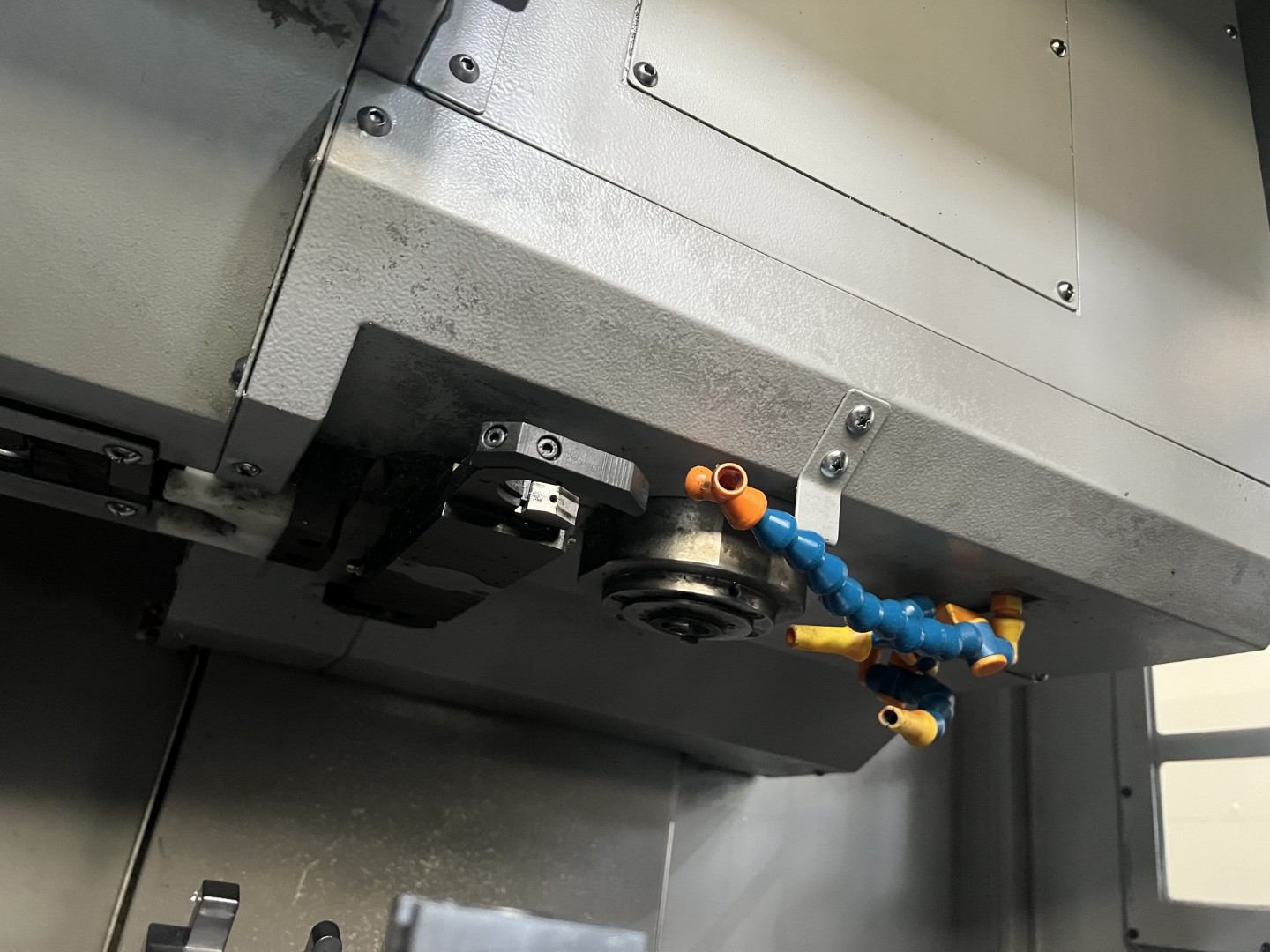 中古立マシニングセンタ VA2 ツガミ