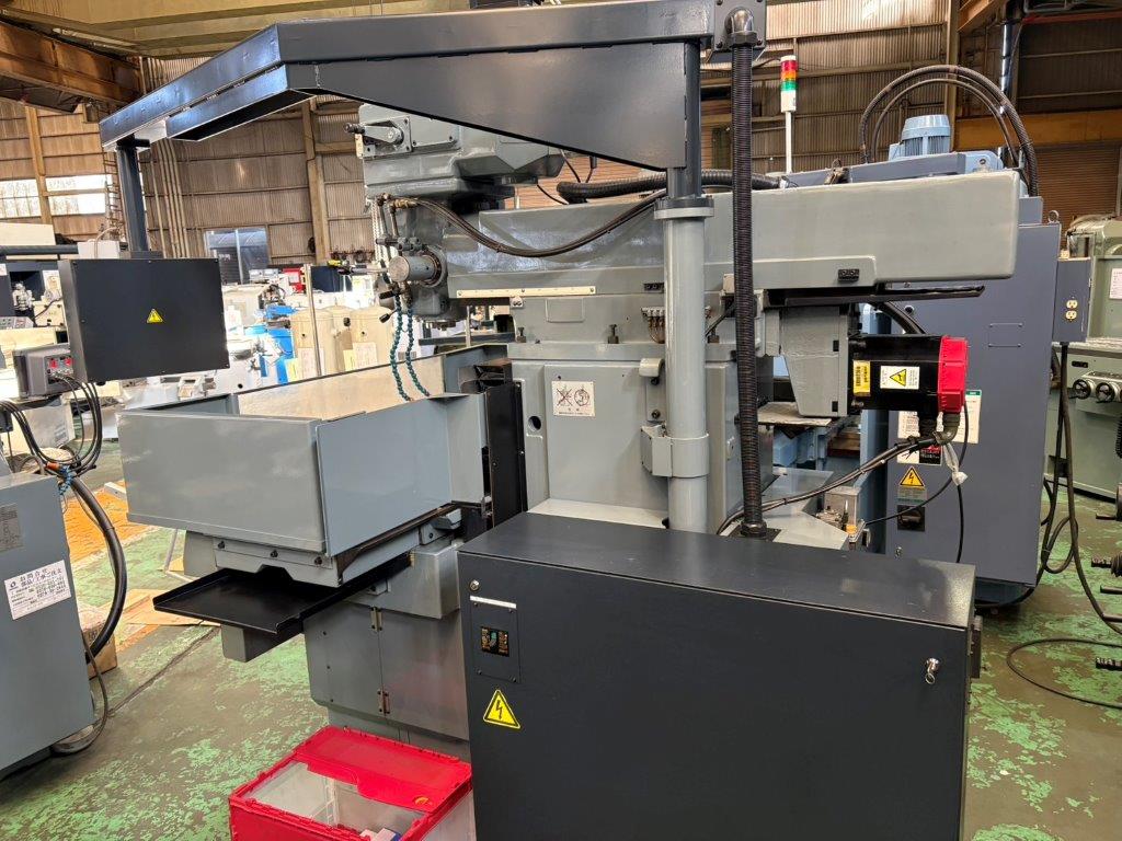 中古NC立フライス盤/NC横フライス盤 AEV-74 牧野