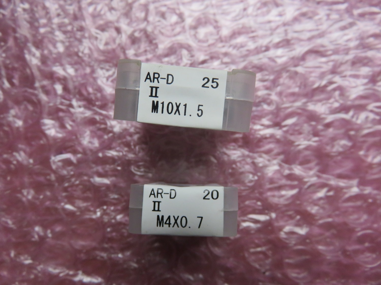 中古ダイス 【ダイス 2個】M4x0.7、M10x1.5　 ヤマワ