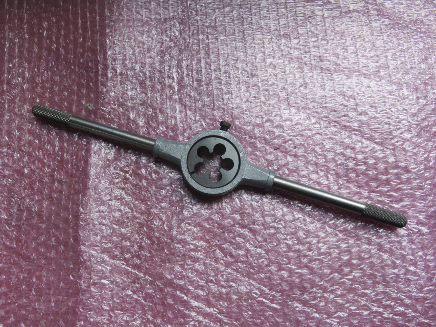 中古ダイス 【ダイスハンドル　ダイス付】M18x1.5　 YAMAWA