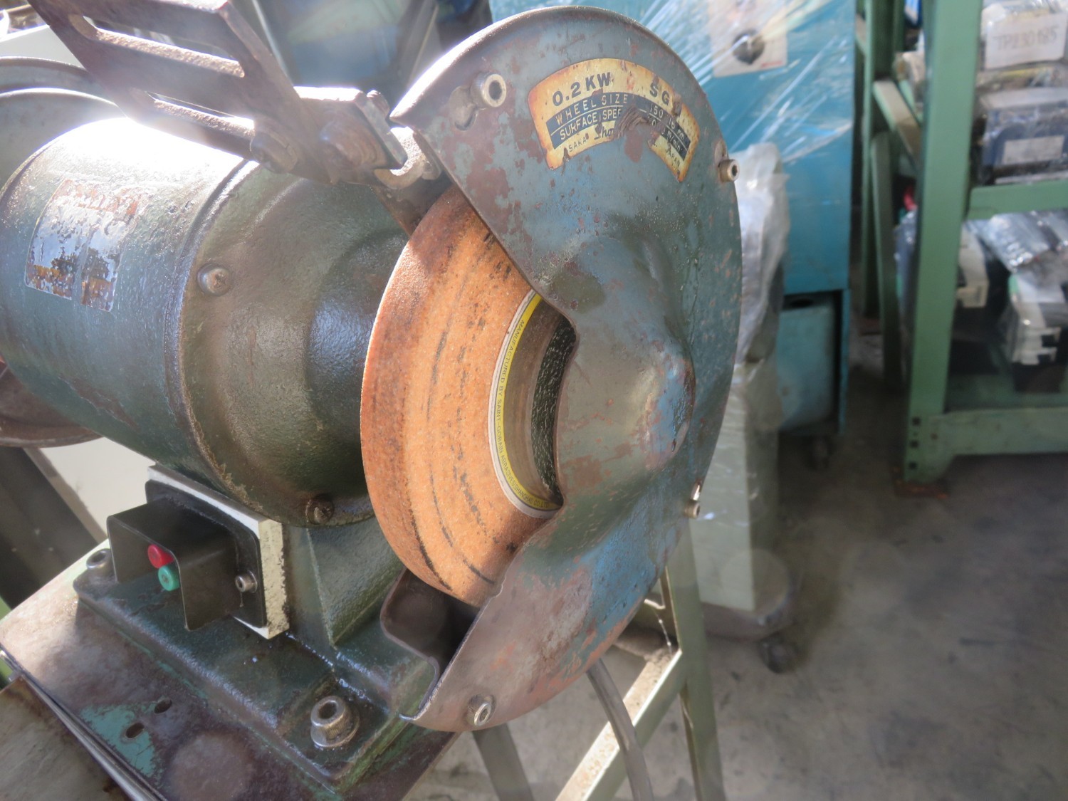 中古その他 【両頭グラインダー】100V *台付き 不明