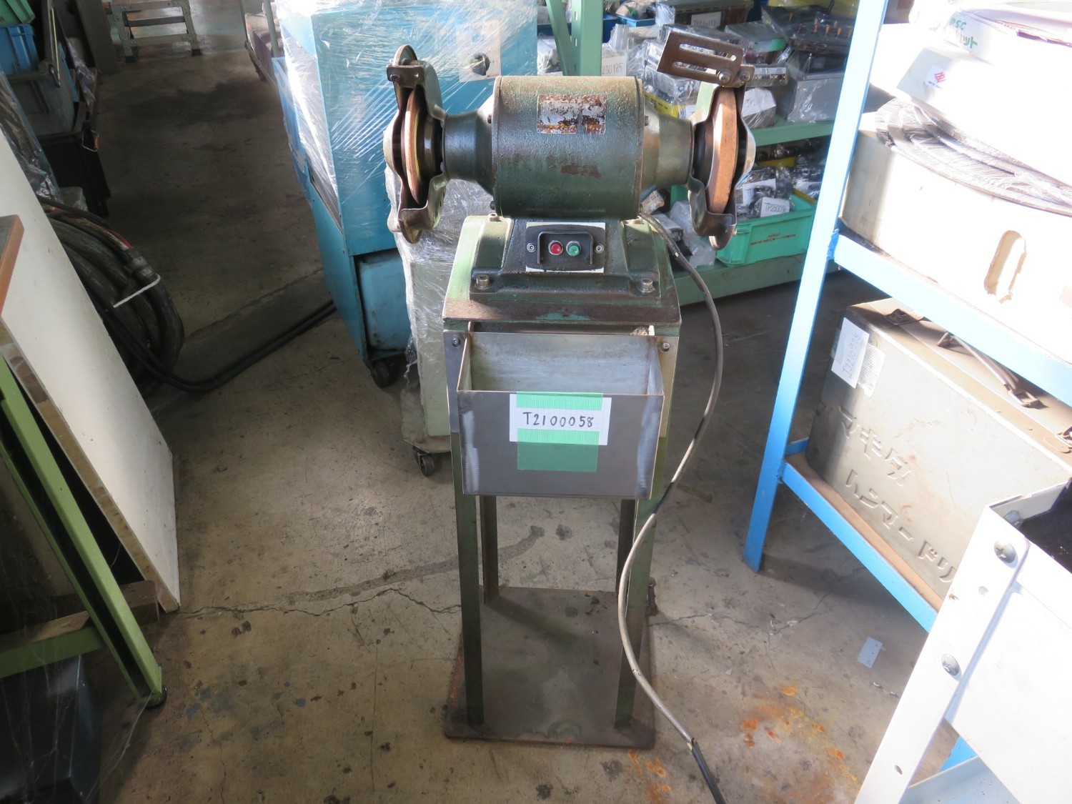 中古その他 【両頭グラインダー】100V *台付き 不明