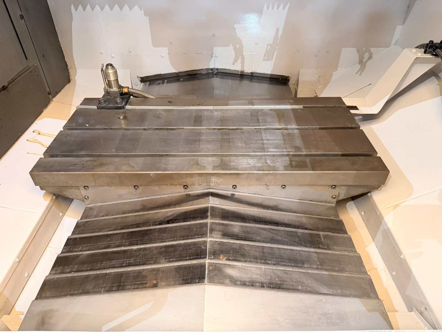 中古立マシニングセンタ MB-46VAE オークマ