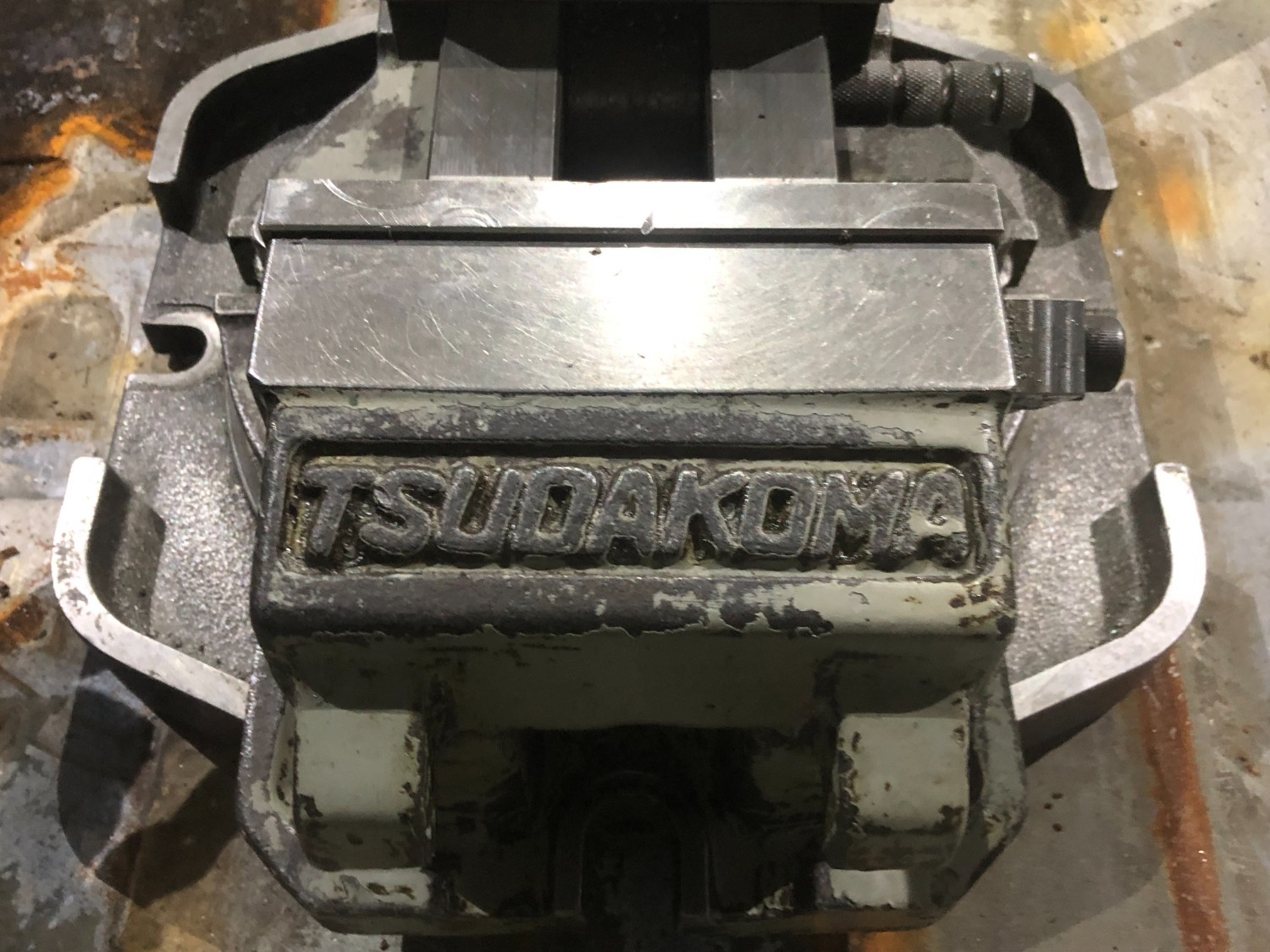 中古油圧バイス 【油圧バイス】口幅150ｍｍ　口高55ｍm　 津田駒