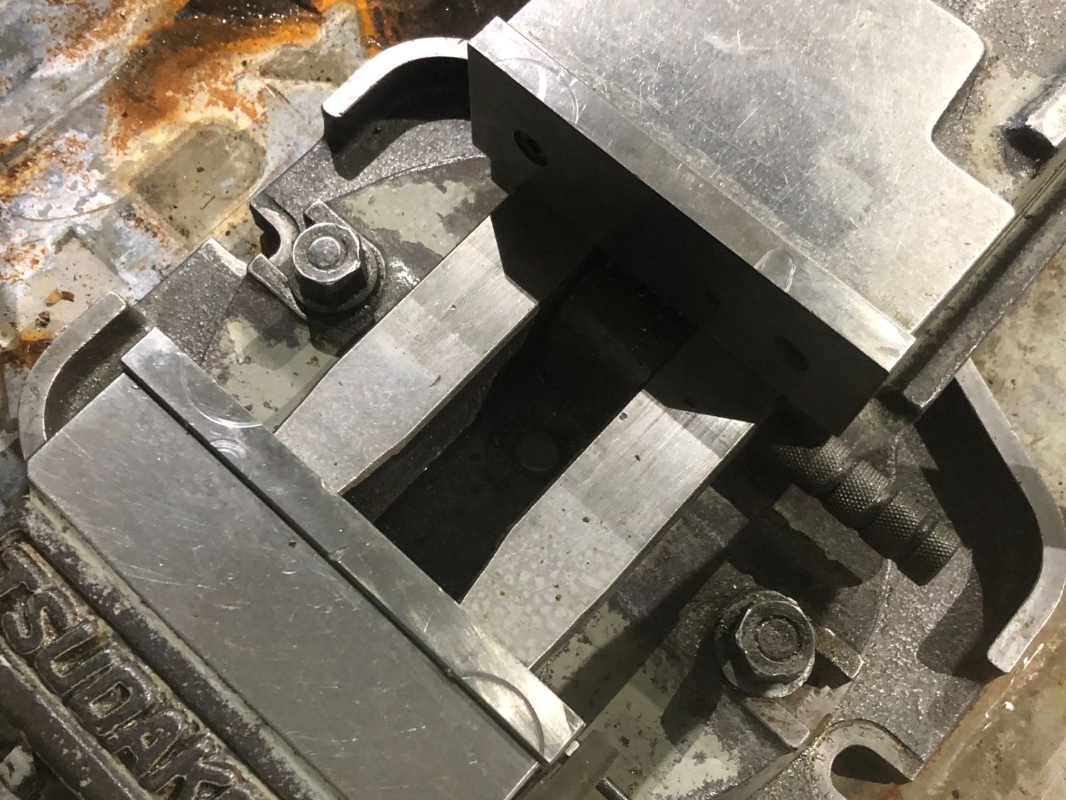 中古油圧バイス 【油圧バイス】口幅150ｍｍ　口高55ｍm　 津田駒