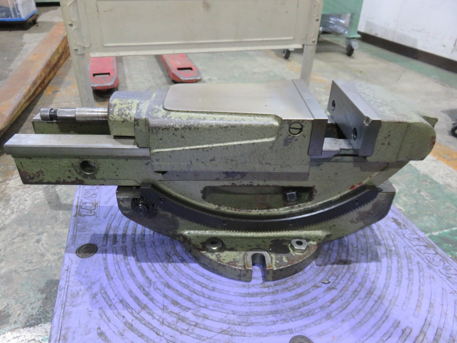 中古キャビネット類 【油圧バイス】口幅150ｍｍ　口高55ｍm　 不明