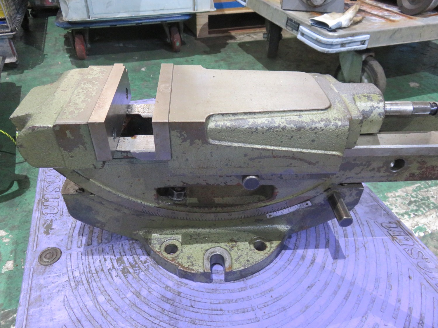 中古キャビネット類 【油圧バイス】口幅150ｍｍ　口高55ｍm　 不明