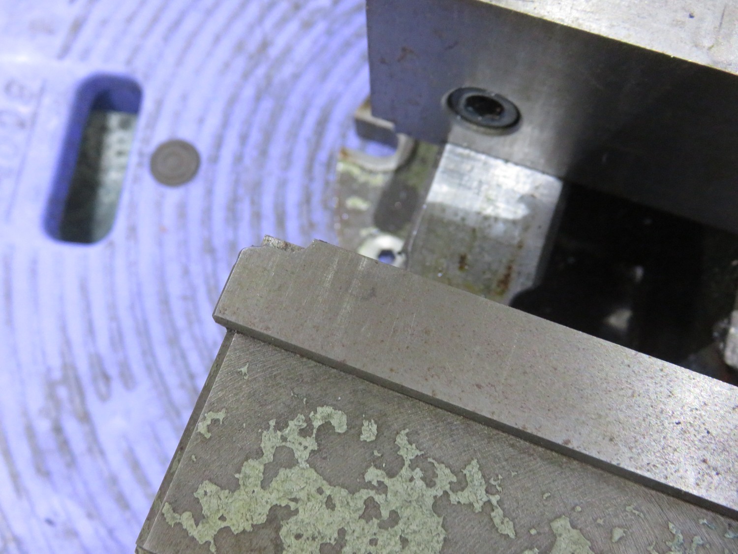 中古キャビネット類 【油圧バイス】口幅150ｍｍ　口高55ｍm　 不明